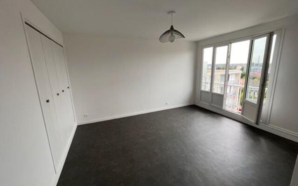 Appartement à louer    1 pièce •  Rosny-sous-Bois