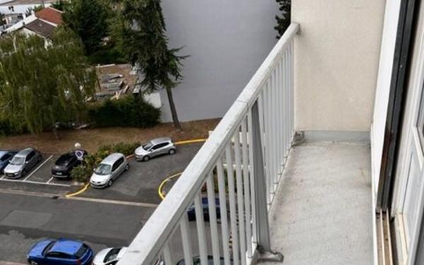 Appartement à louer    1 pièce •  Rosny-sous-Bois