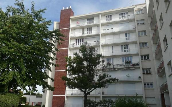 Appartement à louer    1 pièce •  Rosny-sous-Bois