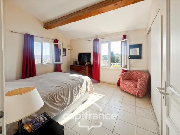 Appartement à vendre 5 pièces HYERES (83), Magnifique appartement duplex comme une maison, Terrasse de 65m2