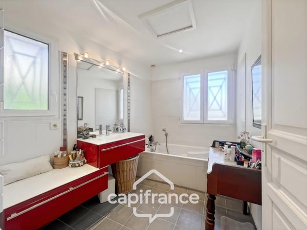Appartement à vendre 5 pièces HYERES (83), Magnifique appartement duplex comme une maison, Terrasse de 65m2