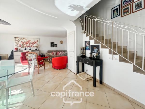 Appartement à vendre 5 pièces HYERES (83), Magnifique appartement duplex comme une maison, Terrasse de 65m2