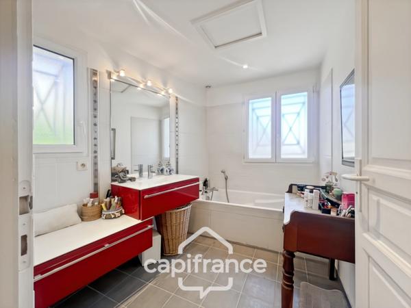 Appartement à vendre 5 pièces HYERES (83), Magnifique appartement duplex comme une maison, Terrasse de 65m2