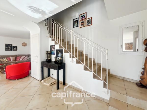 Appartement à vendre 5 pièces HYERES (83), Magnifique appartement duplex comme une maison, Terrasse de 65m2