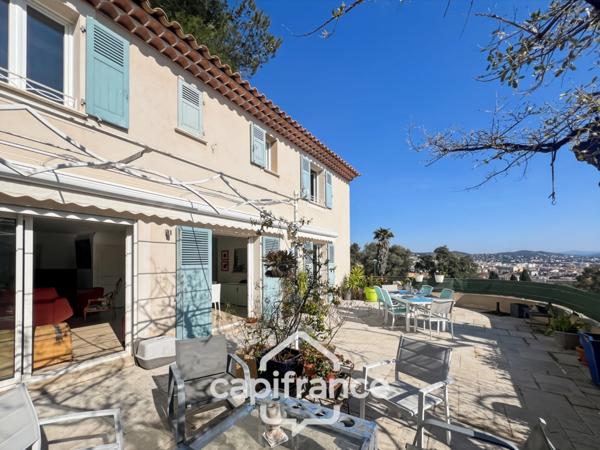 Appartement à vendre 5 pièces HYERES (83), Magnifique appartement duplex comme une maison, Terrasse de 65m2