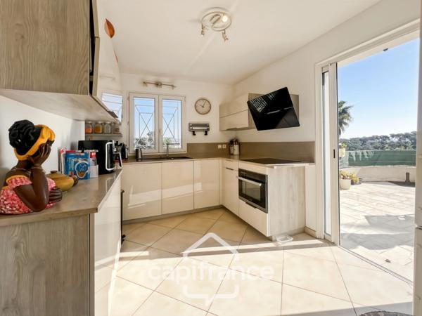 Appartement à vendre 5 pièces HYERES (83), Magnifique appartement duplex comme une maison, Terrasse de 65m2