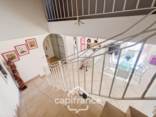 Appartement à vendre 5 pièces HYERES (83), Magnifique appartement duplex comme une maison, Terrasse de 65m2