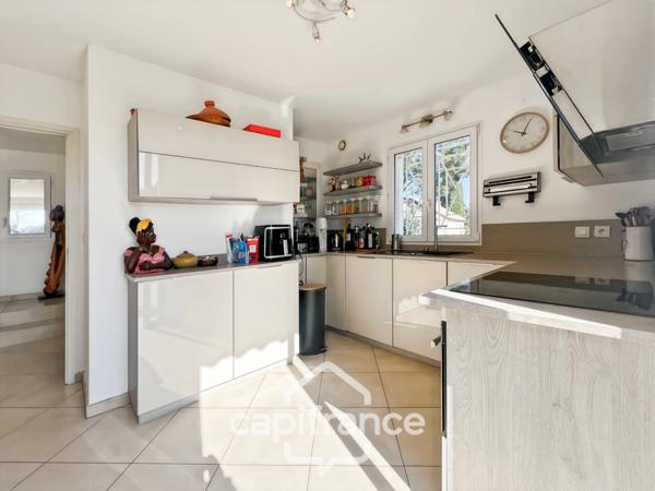 Appartement à vendre 5 pièces HYERES (83), Magnifique appartement duplex comme une maison, Terrasse de 65m2