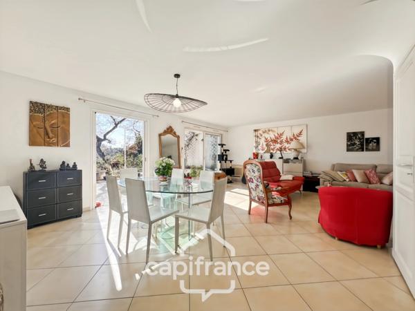 Appartement à vendre 5 pièces HYERES (83), Magnifique appartement duplex comme une maison, Terrasse de 65m2