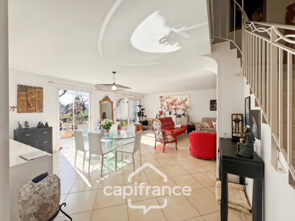 Appartement à vendre 5 pièces HYERES (83), Magnifique appartement duplex comme une maison, Terrasse de 65m2