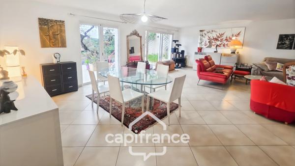 Appartement à vendre 5 pièces HYERES (83), Magnifique appartement duplex comme une maison, Terrasse de 65m2