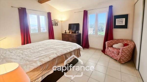 Appartement à vendre 5 pièces HYERES (83), Magnifique appartement duplex comme une maison, Terrasse de 65m2