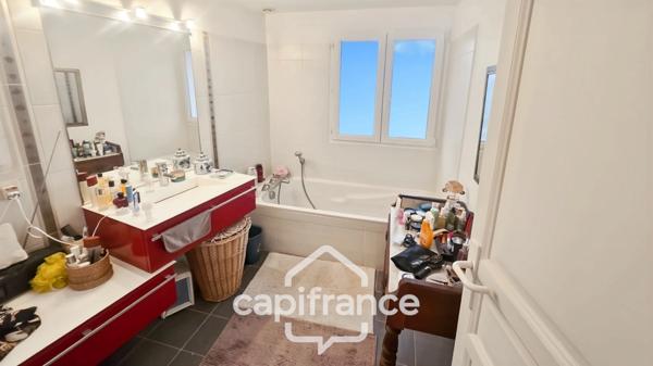 Appartement à vendre 5 pièces HYERES (83), Magnifique appartement duplex comme une maison, Terrasse de 65m2