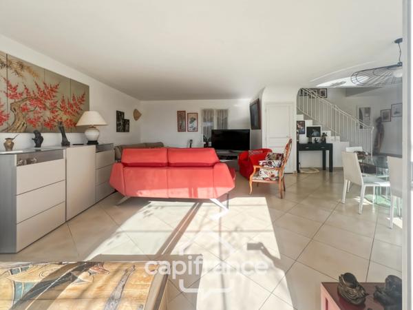 Appartement à vendre 5 pièces HYERES (83), Magnifique appartement duplex comme une maison, Terrasse de 65m2