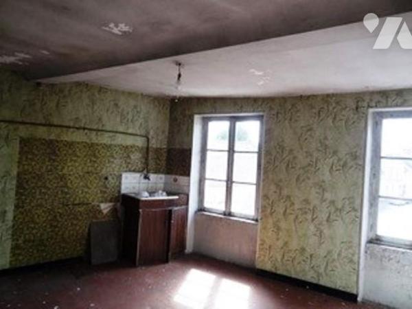 FALAISE: Immeuble d’environ 320 m², à restaurer