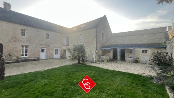 PROPRIÉTÉ EN PIERRE À PROXIMITÉ DE CREULLY-SUR-SEULLES