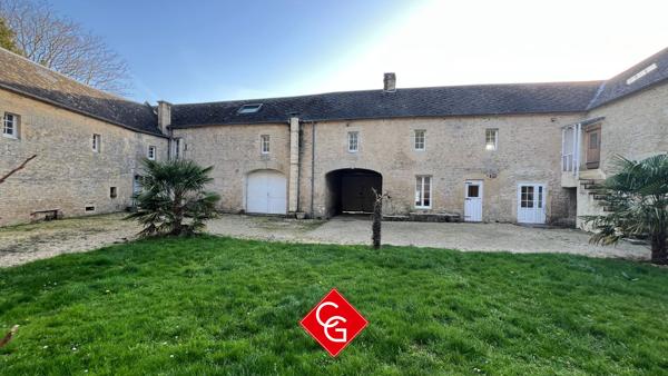 PROPRIÉTÉ EN PIERRE À PROXIMITÉ DE CREULLY-SUR-SEULLES