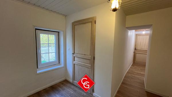 PROPRIÉTÉ EN PIERRE À PROXIMITÉ DE CREULLY-SUR-SEULLES
