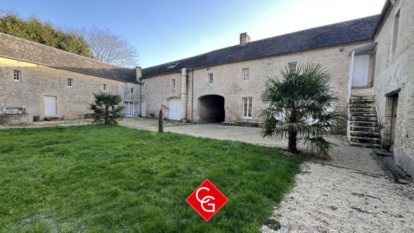 PROPRIÉTÉ EN PIERRE À PROXIMITÉ DE CREULLY-SUR-SEULLES