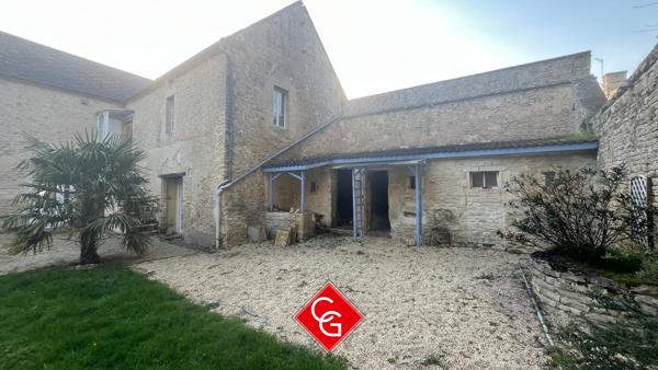 PROPRIÉTÉ EN PIERRE À PROXIMITÉ DE CREULLY-SUR-SEULLES