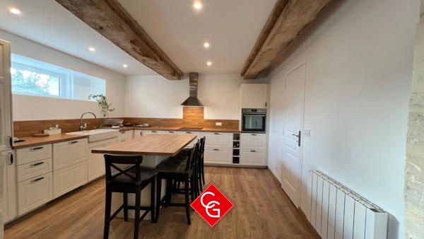 PROPRIÉTÉ EN PIERRE À PROXIMITÉ DE CREULLY-SUR-SEULLES