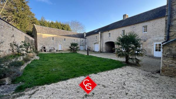 PROPRIÉTÉ EN PIERRE À PROXIMITÉ DE CREULLY-SUR-SEULLES