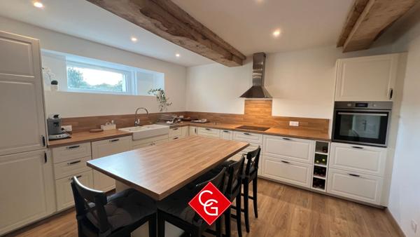 PROPRIÉTÉ EN PIERRE À PROXIMITÉ DE CREULLY-SUR-SEULLES