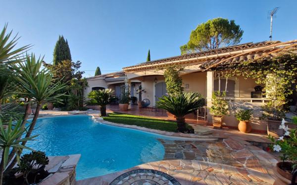 Maison à vendre    5 pièces •  Les Angles