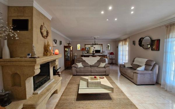 Maison à vendre    5 pièces •  Les Angles