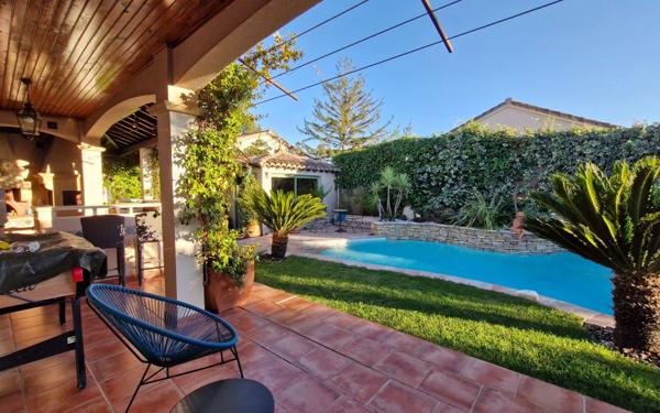 Maison à vendre    5 pièces •  Les Angles