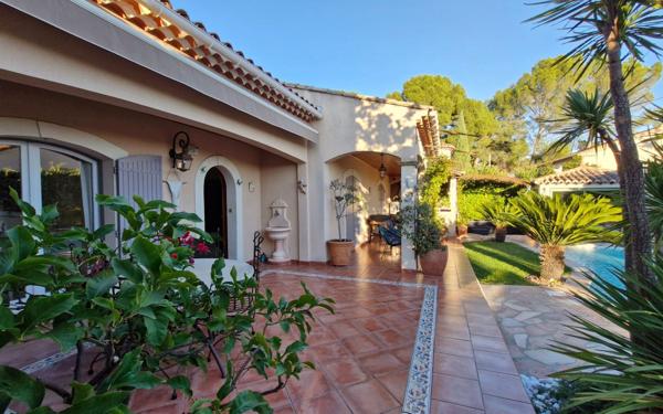 Maison à vendre    5 pièces •  Les Angles