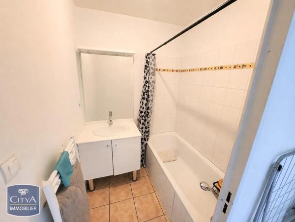 Appartement à louer 2 pièces 56.1m² Cambrai (59400)