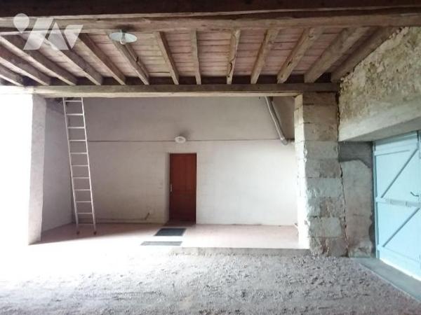 GRANDE MAISON DE CHARME ENTRE MONTRICHARD ET CONTRES
PROCHE COLLEGE ET LYCEE DE PONTLEVOY ET S...