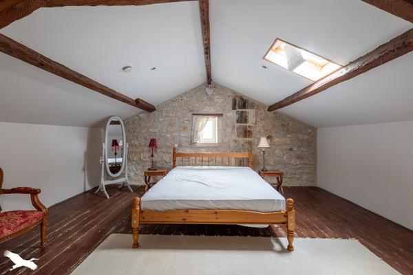 Maison à vendre 234 300 € Pons 7 p 175 m² DPE C