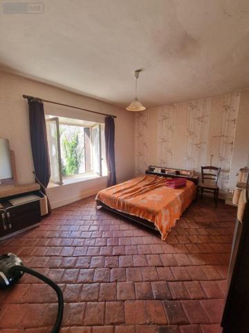 Maison de ville à vendre à Neuvy-Saint-Sépulchre dans l'Indre (36230), ref : CG/322