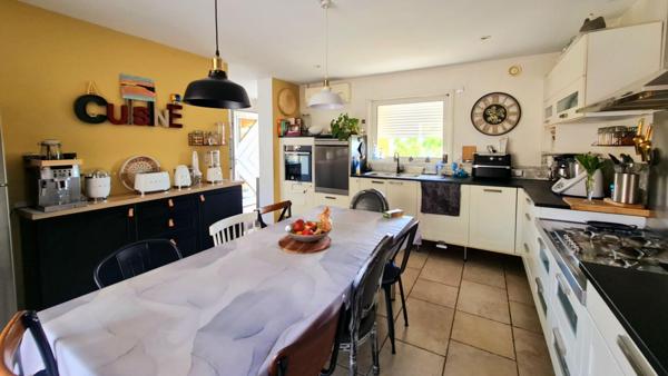 Alès - Maison de 190 m² habitables avec Piscine sur 850 m2 de terrain