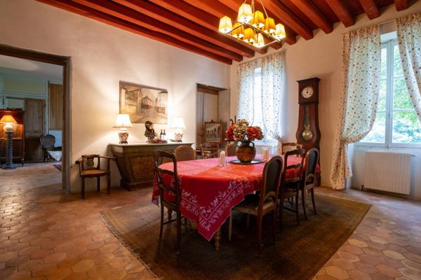33830 BELIN-BÉLIET - ENTRE BORDEAUX ET ARCACHON - MAGNIFIQUE DEMEURE DU XVIIIe SIECLE DEBUT XIXe DE 450 M² - 12 PIÈCES, 8 CHAMBRES - RENOVATION RÉCENTE - GRAND TERRAIN ARBORÉ