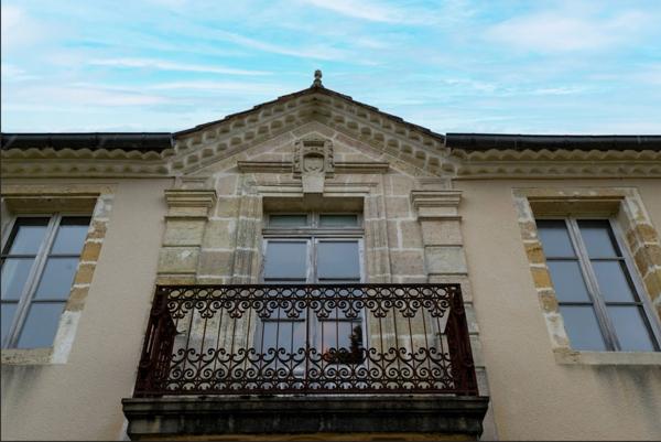 33830 BELIN-BÉLIET - ENTRE BORDEAUX ET ARCACHON - MAGNIFIQUE DEMEURE DU XVIIIe SIECLE DEBUT XIXe DE 450 M² - 12 PIÈCES, 8 CHAMBRES - RENOVATION RÉCENTE - GRAND TERRAIN ARBORÉ