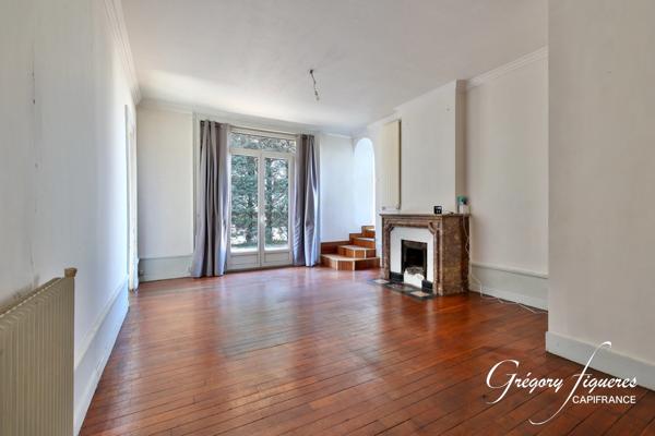 Maison bourgeoise de caractère – 200 m² – 6 chambres – Terrain arboré 712 m²