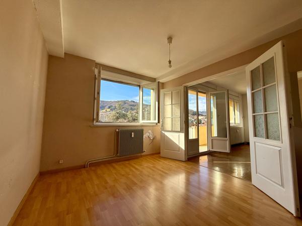 PROCHE GARE SNCF APPARTEMENT 3 CHAMBRES