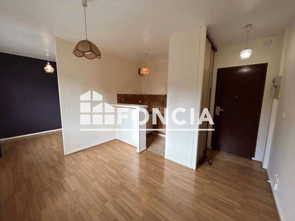 Location Studio 23.82 m² - 45 RUE DU HAUT DES SABLES Poitiers 86000