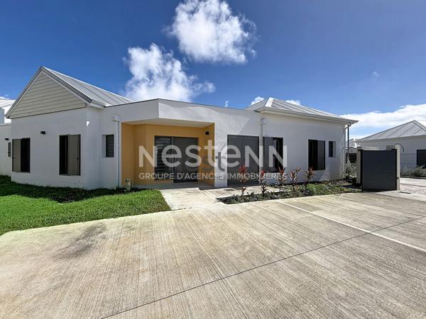 A Vendre Villa F5 avec piscine de 158.74m² d'exception à Saint-François .