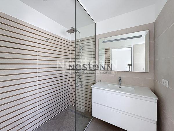 A Vendre Villa F5 avec piscine de 158.74m² d'exception à Saint-François .