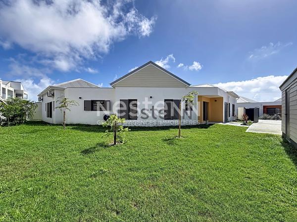 A Vendre Villa F5 avec piscine de 158.74m² d'exception à Saint-François .