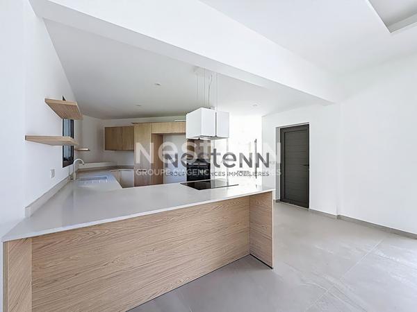 A Vendre Villa F5 avec piscine de 158.74m² d'exception à Saint-François .