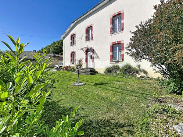 GRANDE MAISON DE CARACTÈRE HABITABLE Geville