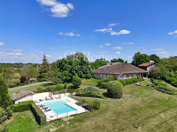 Proche d'Eymet - Ensemble immobilier avec maison principale, gîte, annexes et deux piscines