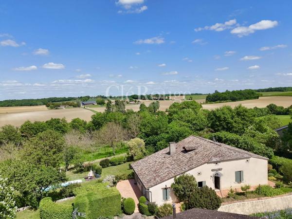 Proche d'Eymet - Ensemble immobilier avec maison principale, gîte, annexes et deux piscines