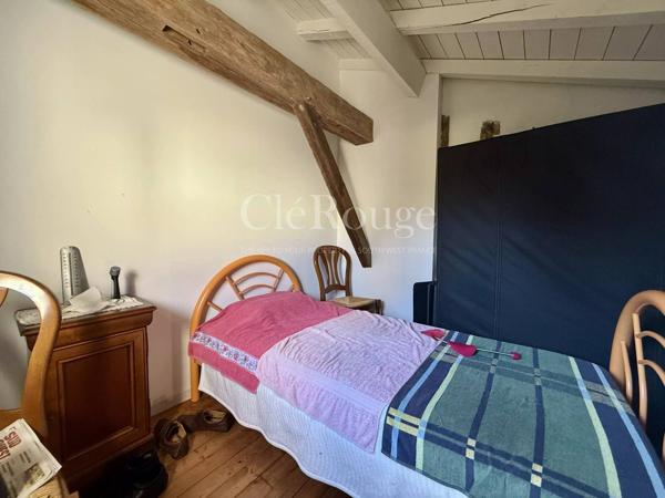 Proche d'Eymet - Ensemble immobilier avec maison principale, gîte, annexes et deux piscines