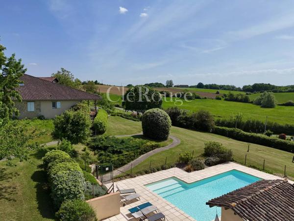 Proche d'Eymet - Ensemble immobilier avec maison principale, gîte, annexes et deux piscines